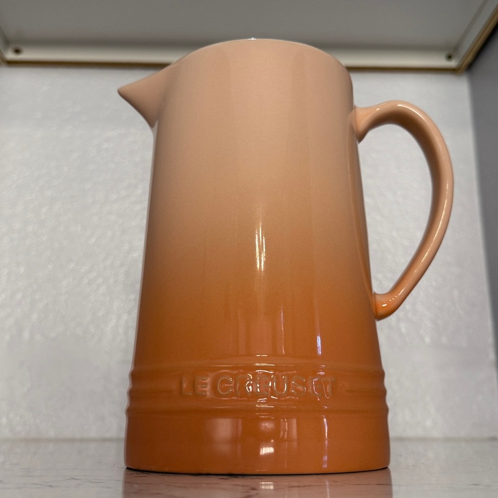 Le Creuset Gradient Peche ๐ Pitcher - Picture 2 of 6
